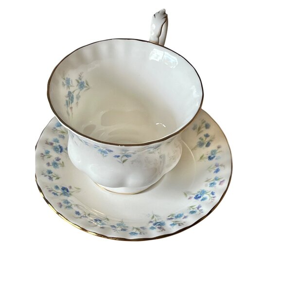 Royal Albert Memory Lane Bone China Blue Floral Teacup & Saucer Forget Me Not - Picture 3 of 9